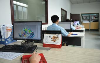 如何為薄壁注塑成型設計有效的塑料模具？